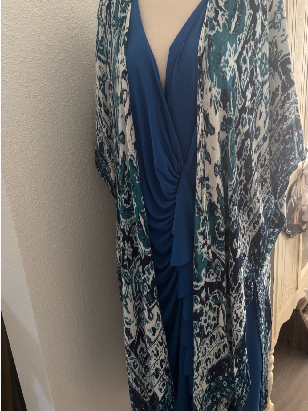 Tahari Kimono Stunning Blue White Abstract Final Sale
